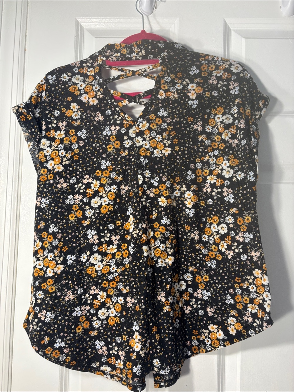 Women’s Stylish Shirt Bundle – 5 Pieces | Size XL | Floral & Trendy Prints - Picture 3 of 16